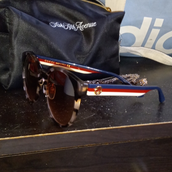 GUCCI - Picture 2 of 5